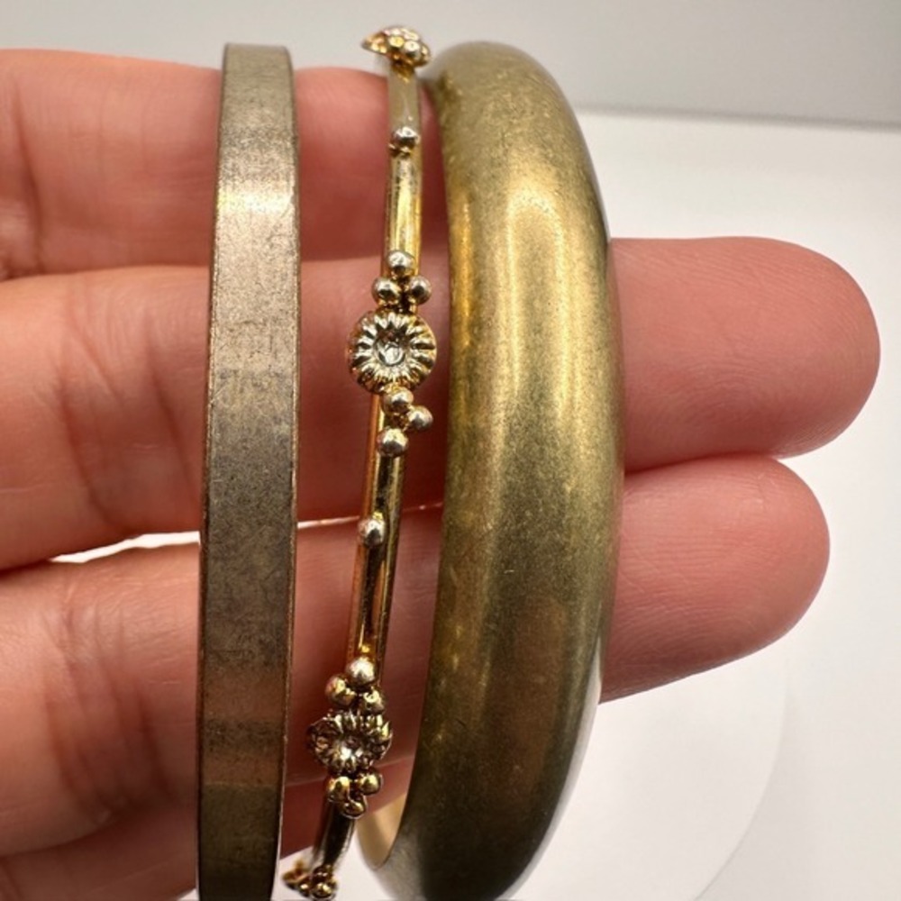 Vintage Bangle Bracelets Set Gold Tone Stackable Textured Rhinestone Boho Retro - Picture 9 of 10